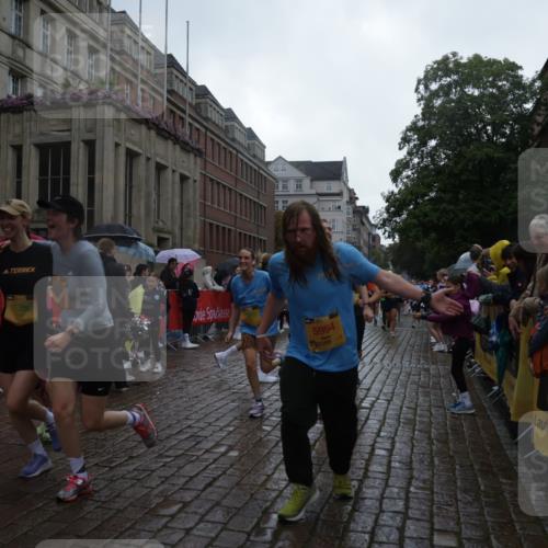 13.09.2026 - Kiel Lauf Yannick Fuchs http://msf.ph/oto/10420104 13.09.2026 10:52:35 Ziel 90, 172, 475, 626, 1471, 1472, 1473, 1474, 1531, 1837, 2293, 2442, 2735, 3054, 3582, 3778, 3853, 3925, 4485, 5433, 5723, 6388, 6405, 7060, 7088, 7154, 7196, 7603, 7621, 8100, 8205, 8316, 8615, 8734, 9024, 9025, 9414, 9711, 9886, 10786, 11082, 11359, 11555, 11622, 11658, 11661, 11913, 171, 475, 777, 1027, 1364, 1365, 1526, 1527, 1658, 1802, 1811, 1869, 2438, 2484, 2544, 2806, 2991, 3280, 3343, 3435, 3529, 3630, 3881, 4008, 4385, 154, 1083, 1426, 1550, 3059, 3431, 5329, 5710 meine-sportfotos.de