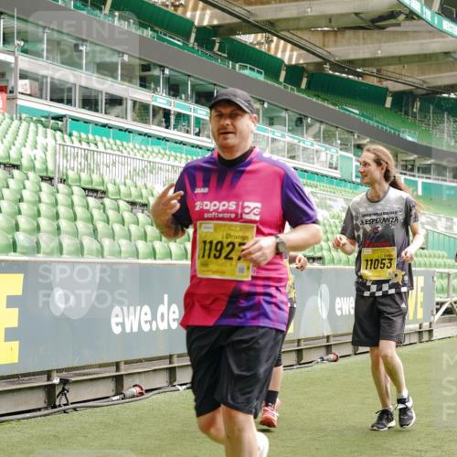 13.09.2026 - 21. swb-Marathon Bremen Michael Burmester http://msf.ph/oto/10420179 13.09.2026 10:44:03 Laufen im Stadion 10002, 10004, 10005, 10176, 10191, 10192, 10271, 10295, 10303, 10325, 10335, 10361, 10362, 10402, 10459, 10474, 10491, 10513, 10557, 10572, 10605, 10606, 10629, 10713, 10756, 10773, 10779, 10784, 10805, 10880, 10882, 10899, 10900, 10997, 10999, 11173, 11217, 11233, 11264, 11274, 11307, 11333, 11337, 11355, 11385, 11408, 11448, 11456, 11461, 11482, 11629, 11943, 12311, 12321, 12334 meine-sportfotos.de