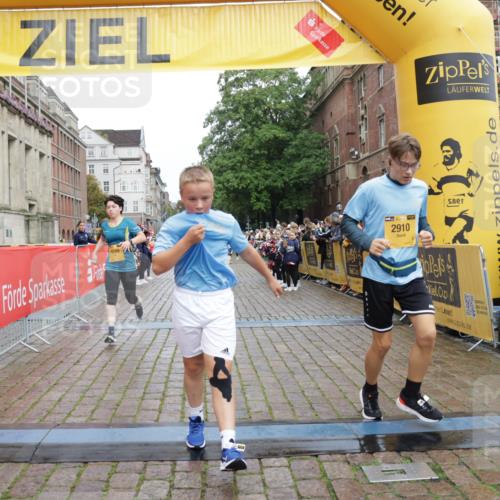 13.09.2026 - Kiel Lauf Yannick Fuchs http://msf.ph/oto/10420210 13.09.2026 09:42:07 Ziel 570, 699, 772, 792, 2910, 3357, 3801, 5011, 5276, 5336, 6599, 6620, 7687, 8476, 12723, 402, 772, 3143, 3175, 4315, 4533, 4704, 5107, 6649, 6687, 6739, 7238, 8588, 8829, 9050, 9224, 9771, 11907, 12175, 133, 445, 2914, 2955, 2977, 3676, 5105, 5559, 5774, 6099, 6797, 10938, 11793, 4068, 4315, 9771, 11106 meine-sportfotos.de