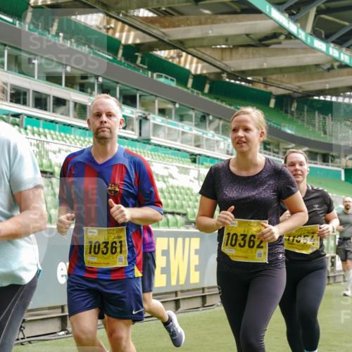 13.09.2026 - 21. swb-Marathon Bremen Michael Burmester http://msf.ph/oto/10420291 13.09.2026 10:44:07 Laufen im Stadion 10002, 10004, 10005, 10176, 10191, 10192, 10271, 10295, 10325, 10335, 10361, 10362, 10402, 10459, 10474, 10491, 10513, 10557, 10572, 10605, 10606, 10629, 10679, 10713, 10756, 10773, 10779, 10784, 10805, 10880, 10882, 10899, 10900, 10997, 10999, 11081, 11173, 11217, 11233, 11264, 11274, 11307, 11333, 11337, 11355, 11385, 11408, 11448, 11456, 11461, 11482, 11629, 11932, 11943, 12151, 12226, 12311, 12321, 12334 meine-sportfotos.de