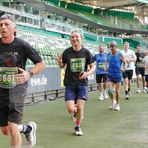 13.09.2026 - 21. swb-Marathon Bremen Michael Burmester http://msf.ph/oto/10420330 13.09.2026 13:21:31 Laufen im Stadion 128, 258, 343, 351, 423, 441, 601, 620, 704, 782, 851, 1060, 1094, 1129, 1158, 1177, 1316, 1344, 1409, 1417, 1439, 1446, 1518, 1669, 1676, 1697, 1729, 1756, 1808, 1815, 1846, 2010, 2064, 2139, 2201, 2258, 2278, 2290, 2349, 2394, 2395, 2414, 2417, 2437, 2501, 2519, 2533, 2551, 2588, 2619, 2632, 2652, 2660, 2685, 2694, 2695, 2736, 2793, 2828, 2886, 2954, 2964, 2995, 3004, 3010, 3017, 3018, 3022, 3034, 3035, 3036, 3037, 3070, 3074, 3102, 3139, 3144, 3225, 3264, 3310, 3682 meine-sportfotos.de