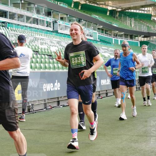 13.09.2026 - 21. swb-Marathon Bremen Michael Burmester http://msf.ph/oto/10420342 13.09.2026 13:21:32 Laufen im Stadion 128, 258, 343, 351, 423, 441, 601, 620, 704, 782, 851, 1060, 1094, 1129, 1158, 1177, 1316, 1344, 1409, 1417, 1439, 1446, 1518, 1669, 1676, 1697, 1729, 1756, 1808, 1815, 1846, 2010, 2064, 2139, 2201, 2258, 2278, 2290, 2349, 2394, 2395, 2414, 2417, 2437, 2501, 2519, 2533, 2551, 2588, 2619, 2632, 2652, 2660, 2685, 2694, 2695, 2736, 2793, 2828, 2886, 2954, 2964, 2995, 3004, 3010, 3017, 3018, 3022, 3034, 3035, 3036, 3037, 3070, 3074, 3102, 3139, 3144, 3225, 3264, 3682 meine-sportfotos.de