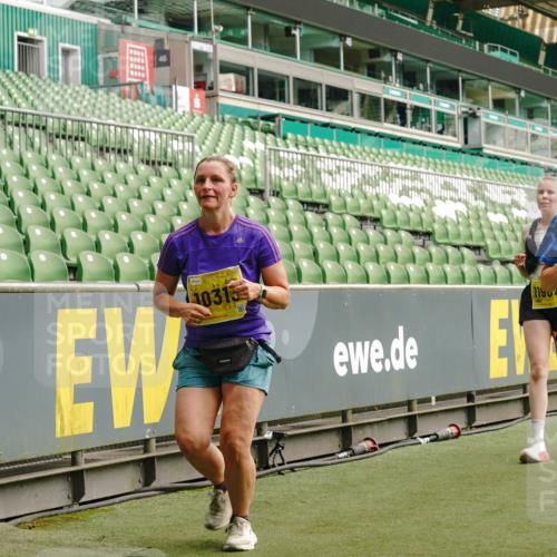 13.09.2026 - 21. swb-Marathon Bremen Michael Burmester http://msf.ph/oto/10420445 13.09.2026 10:44:15 Laufen im Stadion 10002, 10004, 10005, 10176, 10191, 10192, 10271, 10295, 10325, 10335, 10361, 10362, 10402, 10459, 10474, 10513, 10572, 10605, 10606, 10629, 10679, 10713, 10756, 10779, 10882, 10899, 10900, 10997, 10999, 11081, 11173, 11217, 11233, 11264, 11274, 11307, 11333, 11337, 11355, 11385, 11408, 11448, 11456, 11461, 11482, 11495, 11629, 11932, 11943, 12151, 12226, 12311, 12321, 12334 meine-sportfotos.de