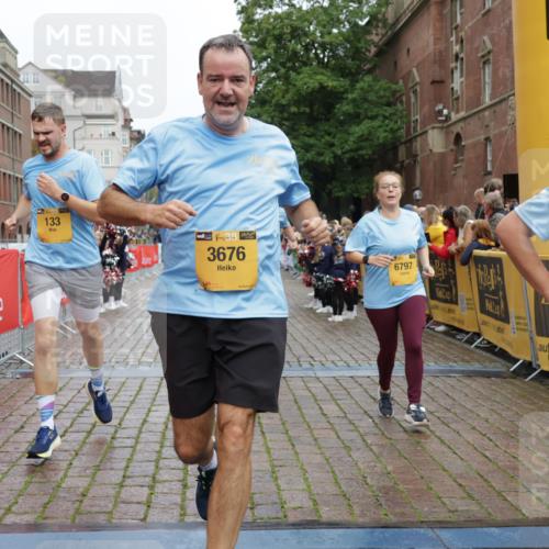 13.09.2026 - Kiel Lauf Yannick Fuchs http://msf.ph/oto/10420462 13.09.2026 09:42:22 Ziel 133, 445, 2914, 2955, 2977, 3357, 3676, 5105, 5559, 5774, 6099, 6797, 7687, 10938, 11793, 570, 699, 772, 792, 2910, 3143, 3357, 3801, 4533, 5011, 5107, 5276, 5336, 6599, 6620, 6739, 7238, 7687, 8476, 8829, 9050, 12175, 12723, 142, 771, 1045, 1777, 2608, 4548, 6075, 6213, 6423, 6542, 6913, 8532, 9519, 9592, 9706, 12190, 402, 3143, 3175, 4533, 4704, 5107, 6687, 6739, 7238, 8588, 9224, 11907 meine-sportfotos.de