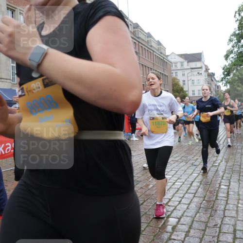 13.09.2026 - Kiel Lauf Yannick Fuchs http://msf.ph/oto/10420483 13.09.2026 10:52:57 Ziel 154, 1071, 1083, 1426, 1486, 1550, 3059, 3173, 3431, 3514, 3587, 3657, 3875, 4570, 5329, 5642, 5643, 5710, 5838, 6015, 6161, 6201, 6695, 6777, 7017, 7139, 7596, 7883, 8516, 8580, 8863, 8905, 8935, 8978, 9126, 9166, 9749, 10594, 10721, 11048, 11096, 11282, 11496, 11988, 12213, 90, 158, 172, 398, 475, 626, 1433, 1471, 1472, 1473, 1474, 1531, 1535, 1634, 1658, 1802, 1812, 1837, 2069, 2089, 2293, 2442, 2735, 3050, 3054, 3343, 3452, 3582, 3778, 3853, 475 meine-sportfotos.de