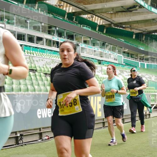 13.09.2026 - 21. swb-Marathon Bremen Michael Burmester http://msf.ph/oto/10420505 13.09.2026 10:44:17 Laufen im Stadion 10002, 10004, 10005, 10176, 10191, 10192, 10271, 10295, 10325, 10335, 10361, 10362, 10402, 10459, 10474, 10513, 10572, 10605, 10606, 10629, 10679, 10713, 10756, 10779, 10882, 10899, 10900, 10997, 10999, 11081, 11173, 11217, 11233, 11264, 11274, 11307, 11333, 11337, 11355, 11385, 11408, 11448, 11456, 11461, 11482, 11495, 11629, 11932, 11943, 12151, 12226, 12311, 12321, 12334 meine-sportfotos.de