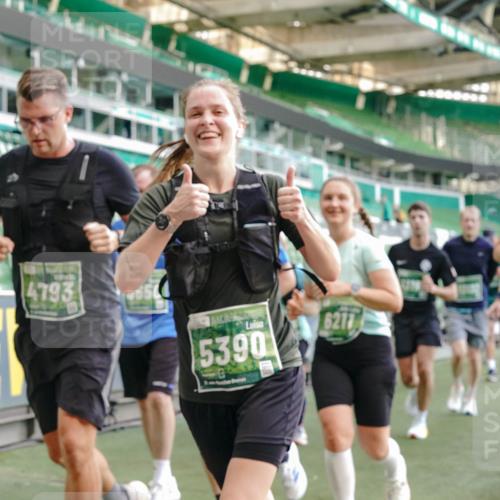 13.09.2026 - 21. swb-Marathon Bremen Michael Burmester http://msf.ph/oto/10420509 13.09.2026 13:21:37 Laufen im Stadion 128, 258, 343, 351, 423, 441, 601, 620, 704, 782, 851, 1060, 1094, 1129, 1158, 1177, 1316, 1344, 1409, 1417, 1439, 1446, 1518, 1657, 1669, 1676, 1697, 1729, 1808, 1846, 2010, 2064, 2139, 2201, 2258, 2278, 2290, 2349, 2394, 2395, 2414, 2417, 2437, 2501, 2519, 2551, 2588, 2619, 2632, 2652, 2660, 2685, 2711, 2736, 2793, 2828, 2886, 2954, 2964, 2995, 3004, 3010, 3017, 3018, 3022, 3034, 3035, 3036, 3037, 3070, 3074, 3102, 3139, 3144, 3225, 3264, 3351, 3682, 3784 meine-sportfotos.de