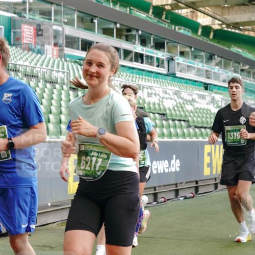 13.09.2026 - 21. swb-Marathon Bremen Michael Burmester http://msf.ph/oto/10420530 13.09.2026 13:21:39 Laufen im Stadion 128, 258, 343, 351, 423, 441, 601, 620, 704, 782, 851, 1060, 1094, 1158, 1177, 1316, 1344, 1409, 1417, 1439, 1446, 1518, 1657, 1669, 1676, 1697, 1729, 1808, 1846, 2010, 2064, 2139, 2201, 2258, 2278, 2290, 2349, 2394, 2395, 2414, 2417, 2437, 2501, 2519, 2551, 2588, 2619, 2632, 2652, 2660, 2685, 2711, 2736, 2793, 2828, 2886, 2954, 2964, 2995, 3004, 3010, 3017, 3018, 3022, 3034, 3035, 3036, 3037, 3070, 3074, 3102, 3139, 3144, 3225, 3264, 3351, 3682, 3784, 1506 meine-sportfotos.de