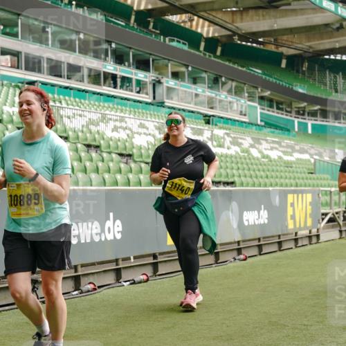 13.09.2026 - 21. swb-Marathon Bremen Michael Burmester http://msf.ph/oto/10420544 13.09.2026 10:44:19 Laufen im Stadion 10002, 10004, 10005, 10176, 10191, 10192, 10271, 10295, 10325, 10335, 10402, 10459, 10474, 10513, 10572, 10605, 10606, 10629, 10679, 10713, 10756, 10779, 10882, 10899, 10900, 10979, 10997, 10999, 11081, 11217, 11233, 11264, 11274, 11307, 11333, 11337, 11355, 11385, 11408, 11448, 11456, 11461, 11482, 11495, 11629, 11808, 11932, 11943, 12151, 12226, 12311, 12321, 12334 meine-sportfotos.de