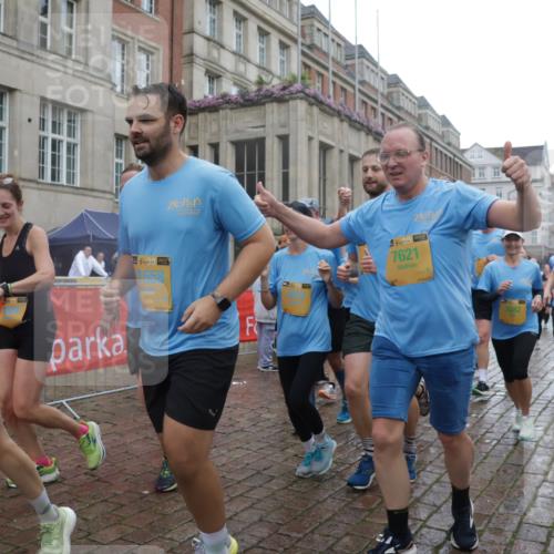 13.09.2026 - Kiel Lauf Yannick Fuchs http://msf.ph/oto/10420546 13.09.2026 10:53:01 Ziel 127, 154, 1071, 1083, 1426, 1486, 1550, 3059, 3104, 3173, 3431, 3587, 3657, 3875, 4570, 5329, 5642, 5643, 5710, 5838, 6015, 6161, 6695, 6777, 7139, 7596, 8516, 8518, 8580, 8863, 8905, 8935, 9126, 9166, 9749, 10721, 11074, 11282, 11496, 11919, 11988, 12217, 90, 158, 172, 398, 626, 1433, 1471, 1472, 1473, 1474, 1531, 1535, 1634, 1812, 1837, 2069, 2089, 2293, 2442, 2735, 3050, 3054, 3452, 3514, 3582, 3778, 3853, 4570, 6201, 7017, 7883, 475 meine-sportfotos.de