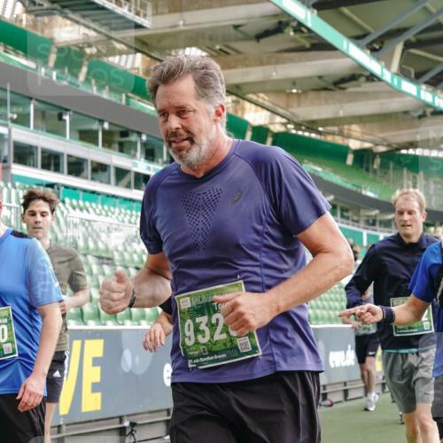 13.09.2026 - 21. swb-Marathon Bremen Michael Burmester http://msf.ph/oto/10420555 13.09.2026 13:21:39 Laufen im Stadion 128, 258, 343, 351, 423, 441, 601, 620, 704, 782, 851, 1060, 1094, 1158, 1177, 1316, 1344, 1409, 1417, 1439, 1446, 1518, 1657, 1669, 1676, 1697, 1729, 1808, 1846, 2010, 2064, 2139, 2201, 2258, 2278, 2290, 2349, 2394, 2395, 2414, 2417, 2437, 2501, 2519, 2551, 2588, 2619, 2632, 2652, 2660, 2685, 2711, 2736, 2793, 2828, 2886, 2954, 2964, 2995, 3004, 3010, 3017, 3018, 3022, 3034, 3035, 3036, 3037, 3070, 3074, 3102, 3139, 3144, 3225, 3264, 3351, 3682, 3784, 1506 meine-sportfotos.de