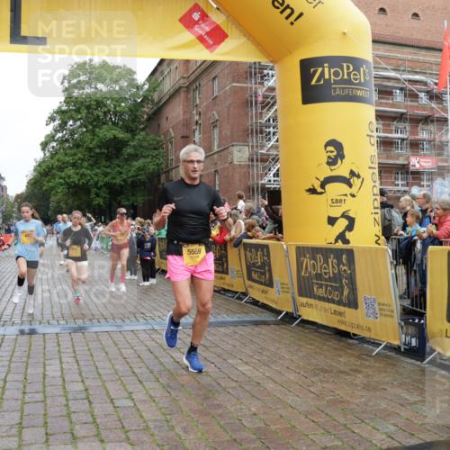 13.09.2026 - Kiel Lauf Yannick Fuchs http://msf.ph/oto/10420602 13.09.2026 09:42:30 Ziel 445, 771, 1045, 1777, 2608, 2914, 2955, 2977, 4548, 5559, 6075, 6099, 6213, 6423, 6542, 6913, 12190, 133, 570, 699, 772, 792, 2910, 3357, 3676, 3801, 5011, 5105, 5276, 5336, 5774, 6599, 6620, 6797, 7687, 8476, 10938, 11793, 12723, 142, 762, 3827, 4322, 8532, 8870, 9519, 9592, 9706, 11721, 772, 4533, 5107, 6739, 7238, 8829, 9050, 12175 meine-sportfotos.de