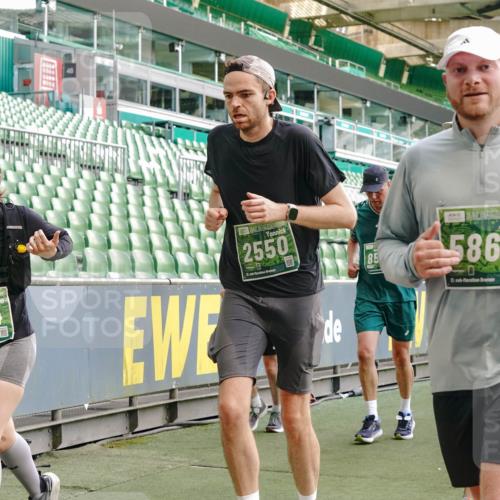 13.09.2026 - 21. swb-Marathon Bremen Michael Burmester http://msf.ph/oto/10420622 13.09.2026 13:21:42 Laufen im Stadion 128, 258, 343, 351, 423, 441, 601, 620, 704, 782, 851, 1060, 1094, 1158, 1177, 1316, 1344, 1409, 1417, 1439, 1446, 1518, 1657, 1669, 1676, 1697, 1729, 1808, 1846, 1883, 2010, 2064, 2139, 2201, 2258, 2278, 2290, 2349, 2394, 2395, 2414, 2417, 2437, 2501, 2519, 2551, 2588, 2619, 2632, 2652, 2660, 2685, 2711, 2736, 2793, 2828, 2886, 2954, 2964, 2995, 3004, 3010, 3017, 3018, 3022, 3034, 3035, 3036, 3037, 3070, 3074, 3102, 3139, 3144, 3225, 3351, 3682, 3784, 1506 meine-sportfotos.de