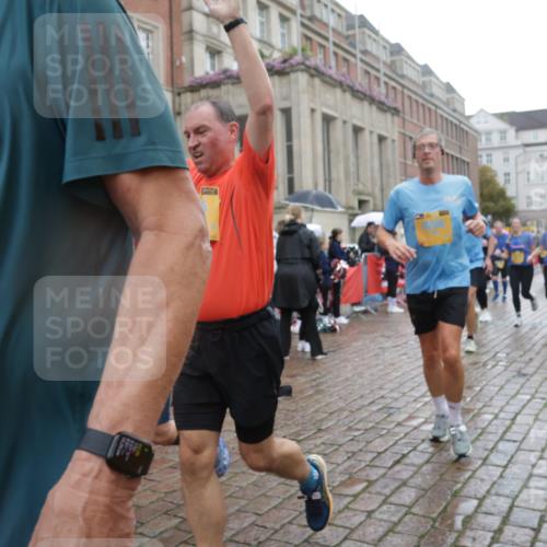 13.09.2026 - Kiel Lauf Yannick Fuchs http://msf.ph/oto/10420640 13.09.2026 10:53:06 Ziel 127, 1071, 1486, 3104, 3173, 3500, 3587, 3657, 5642, 5643, 5924, 6015, 6055, 6104, 6161, 6374, 6695, 6777, 7139, 7596, 7869, 8483, 8516, 8518, 8863, 8905, 9126, 9166, 9749, 10721, 11074, 11282, 11919, 11988, 12217, 12405, 12844, 154, 158, 172, 398, 1083, 1426, 1433, 1474, 1486, 1535, 1550, 1634, 1812, 1837, 2069, 2089, 2735, 3050, 3054, 3059, 3431, 3452, 3514, 3778, 3853, 3875, 4570, 5329, 5710, 5838, 6201, 7017, 7883, 8516, 8580, 8863, 8935, 475 meine-sportfotos.de