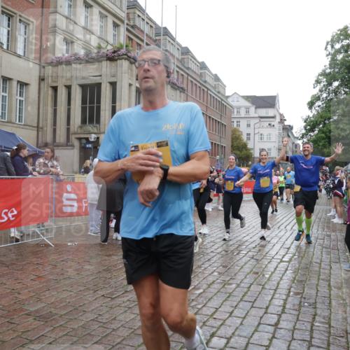 13.09.2026 - Kiel Lauf Yannick Fuchs http://msf.ph/oto/10420655 13.09.2026 10:53:07 Ziel 127, 1071, 3104, 3153, 3173, 3500, 3587, 3657, 5642, 5643, 5924, 6015, 6055, 6104, 6161, 6374, 6695, 6777, 7139, 7596, 7869, 8483, 8518, 8905, 9126, 9749, 10721, 11074, 11282, 11919, 11988, 12217, 12405, 12844, 154, 158, 172, 398, 1083, 1426, 1433, 1474, 1486, 1535, 1550, 1634, 1812, 1837, 2069, 2089, 2735, 3050, 3054, 3059, 3431, 3452, 3514, 3778, 3853, 3875, 4570, 5329, 5710, 5838, 6201, 7017, 7596, 7883, 8516, 8580, 8863, 8935, 475 meine-sportfotos.de