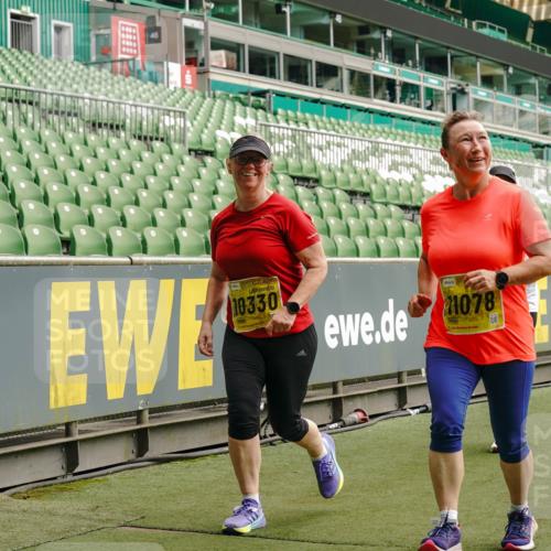 13.09.2026 - 21. swb-Marathon Bremen Michael Burmester http://msf.ph/oto/10420718 13.09.2026 10:44:25 Laufen im Stadion 10002, 10004, 10005, 10176, 10191, 10192, 10271, 10295, 10325, 10335, 10344, 10402, 10459, 10474, 10513, 10568, 10605, 10606, 10629, 10679, 10713, 10756, 10779, 10882, 10899, 10900, 10979, 10997, 10999, 11081, 11217, 11233, 11264, 11274, 11307, 11333, 11337, 11355, 11385, 11408, 11448, 11456, 11461, 11482, 11495, 11629, 11808, 11932, 11943, 12057, 12151, 12224, 12226, 12311, 12321, 12334 meine-sportfotos.de