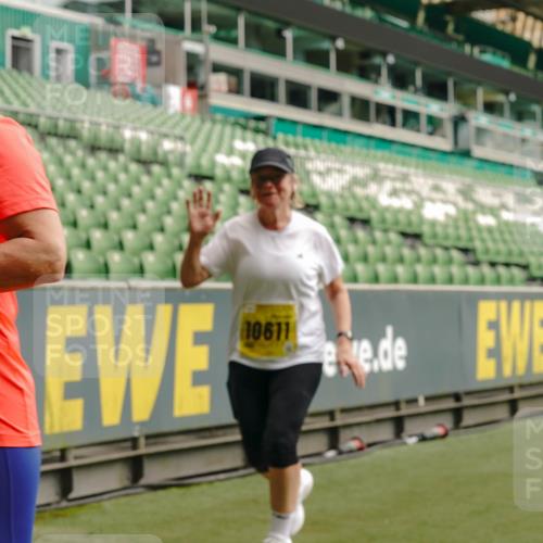 13.09.2026 - 21. swb-Marathon Bremen Michael Burmester http://msf.ph/oto/10420767 13.09.2026 10:44:26 Laufen im Stadion 10002, 10004, 10005, 10176, 10191, 10192, 10271, 10295, 10325, 10335, 10344, 10402, 10459, 10474, 10513, 10568, 10605, 10606, 10629, 10679, 10713, 10756, 10779, 10882, 10899, 10900, 10979, 10997, 10999, 11081, 11217, 11233, 11264, 11274, 11307, 11333, 11337, 11355, 11385, 11408, 11448, 11456, 11461, 11482, 11495, 11629, 11808, 11932, 11943, 12057, 12151, 12224, 12226, 12311, 12321, 12334 meine-sportfotos.de