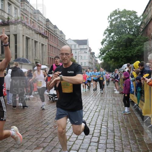 13.09.2026 - Kiel Lauf Yannick Fuchs http://msf.ph/oto/10420780 13.09.2026 10:53:13 Ziel 127, 373, 2174, 2336, 3104, 3153, 3500, 4196, 5691, 5924, 6055, 6104, 6181, 6374, 7869, 8422, 8483, 8518, 10276, 10367, 11074, 11097, 11919, 12217, 12405, 12844, 127, 154, 158, 172, 398, 1071, 1083, 1426, 1433, 1486, 1535, 1550, 1634, 1812, 1837, 2069, 2089, 2735, 3050, 3054, 3059, 3173, 3431, 3452, 3514, 3587, 3657, 3875, 4570, 5329, 5642, 5643, 5710, 5838, 6015, 6161, 6201, 6695, 6777, 7017, 7139, 7596, 7883, 8516, 8580, 8863, 8905, 8935, 9749, 10721, 172 meine-sportfotos.de