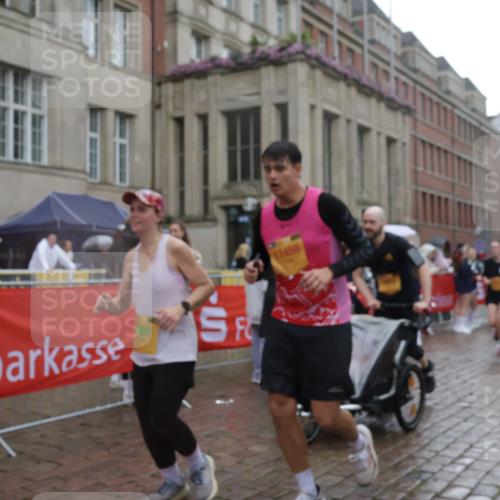 13.09.2026 - Kiel Lauf Yannick Fuchs http://msf.ph/oto/10420804 13.09.2026 10:53:15 Ziel 373, 2174, 2336, 2859, 3104, 3153, 3500, 4196, 5691, 5924, 6055, 6104, 6181, 6374, 7869, 8422, 8483, 8518, 10276, 10367, 11097, 11253, 11919, 12405, 12844, 127, 154, 158, 398, 1071, 1083, 1426, 1433, 1486, 1535, 1550, 1634, 1812, 2069, 2089, 3050, 3059, 3104, 3173, 3431, 3452, 3514, 3587, 3657, 3875, 4570, 5329, 5642, 5643, 5710, 5838, 6015, 6161, 6201, 6695, 6777, 7017, 7139, 7596, 7883, 8516, 8580, 8863, 8905, 8935, 9749, 10721, 11074, 1199, 172 meine-sportfotos.de
