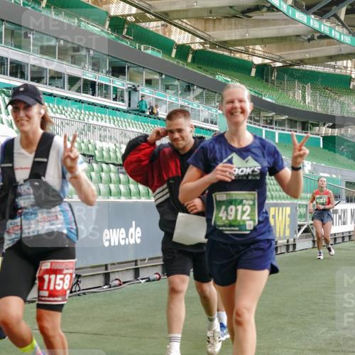 13.09.2026 - 21. swb-Marathon Bremen Michael Burmester http://msf.ph/oto/10420824 13.09.2026 13:21:49 Laufen im Stadion 128, 211, 258, 343, 351, 423, 441, 571, 601, 620, 704, 782, 851, 1060, 1094, 1157, 1158, 1177, 1259, 1316, 1344, 1417, 1439, 1518, 1657, 1669, 1676, 1729, 1808, 1846, 1883, 2010, 2064, 2139, 2201, 2258, 2278, 2290, 2394, 2395, 2414, 2417, 2437, 2501, 2519, 2551, 2588, 2619, 2632, 2652, 2660, 2685, 2711, 2736, 2793, 2828, 2886, 2954, 2964, 2995, 3004, 3010, 3017, 3018, 3022, 3034, 3035, 3036, 3037, 3070, 3074, 3102, 3144, 3225, 3351, 3682, 3784, 4020, 4431, 1506 meine-sportfotos.de