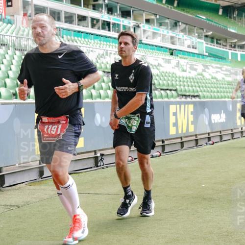 13.09.2026 - 21. swb-Marathon Bremen Michael Burmester http://msf.ph/oto/10420826 13.09.2026 12:59:01 Laufen im Stadion 141, 148, 191, 226, 232, 334, 511, 672, 745, 789, 790, 909, 972, 1080, 1119, 1166, 1191, 1199, 1281, 1516, 1535, 1642, 1647, 1752, 1881, 1931, 1933, 2046, 2210, 2289, 2343, 2367, 2371, 2397, 2423, 2425, 2481, 2570, 2577, 2771, 2806, 2807, 2827, 2885, 2899, 2903, 2953, 2961, 2979, 3015, 3021, 3098, 3120, 3124, 3138, 3148, 3182, 3186, 3190, 3233, 3319, 3338, 3435, 3516, 3531, 3534, 3560, 3652, 3655, 3695, 3933, 3934, 205 meine-sportfotos.de