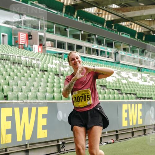 13.09.2026 - 21. swb-Marathon Bremen Michael Burmester http://msf.ph/oto/10420892 13.09.2026 10:44:31 Laufen im Stadion 10002, 10004, 10005, 10176, 10191, 10192, 10194, 10271, 10295, 10325, 10335, 10344, 10402, 10459, 10474, 10513, 10568, 10600, 10605, 10606, 10629, 10679, 10713, 10756, 10779, 10882, 10899, 10900, 10979, 10997, 10999, 11081, 11217, 11233, 11264, 11307, 11333, 11337, 11355, 11385, 11408, 11448, 11456, 11461, 11482, 11495, 11629, 11808, 11932, 11943, 12057, 12089, 12151, 12224, 12226, 12311, 12321, 12334 meine-sportfotos.de