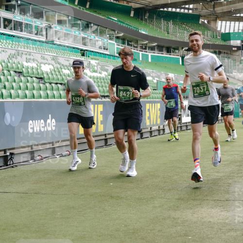 13.09.2026 - 21. swb-Marathon Bremen Michael Burmester http://msf.ph/oto/10420928 13.09.2026 12:59:05 Laufen im Stadion 141, 148, 191, 226, 232, 511, 672, 745, 789, 790, 909, 972, 1080, 1119, 1166, 1191, 1199, 1281, 1516, 1535, 1642, 1647, 1752, 1881, 1931, 1933, 2046, 2088, 2210, 2289, 2343, 2367, 2371, 2397, 2423, 2425, 2481, 2517, 2570, 2577, 2771, 2806, 2807, 2827, 2885, 2899, 2903, 2953, 2961, 2979, 3015, 3021, 3098, 3120, 3124, 3138, 3148, 3182, 3186, 3190, 3233, 3319, 3338, 3435, 3516, 3531, 3534, 3560, 3652, 3655, 3695, 3861, 3930, 3933, 3934, 205 meine-sportfotos.de