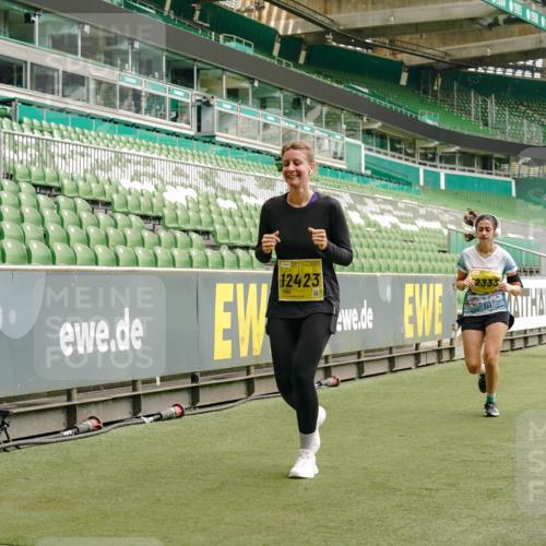 13.09.2026 - 21. swb-Marathon Bremen Michael Burmester http://msf.ph/oto/10420935 13.09.2026 10:44:32 Laufen im Stadion 10004, 10005, 10176, 10191, 10192, 10194, 10271, 10295, 10325, 10335, 10344, 10402, 10459, 10474, 10513, 10568, 10600, 10605, 10606, 10629, 10679, 10713, 10756, 10779, 10882, 10899, 10900, 10979, 10997, 10999, 11081, 11200, 11217, 11233, 11264, 11307, 11333, 11337, 11355, 11385, 11408, 11448, 11456, 11461, 11482, 11495, 11629, 11808, 11932, 11943, 12057, 12089, 12151, 12224, 12226, 12311, 12321, 12334, 12539 meine-sportfotos.de
