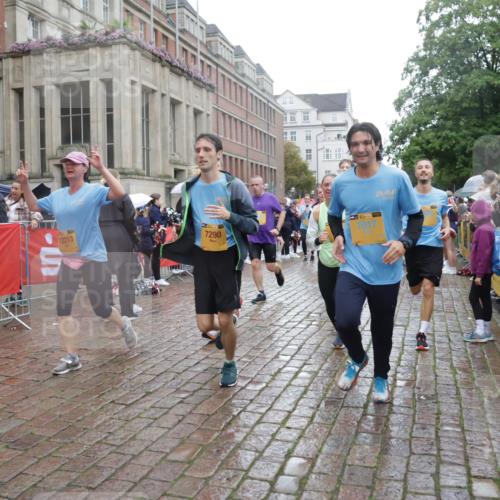13.09.2026 - Kiel Lauf Yannick Fuchs http://msf.ph/oto/10420941 13.09.2026 10:53:23 Ziel 168, 207, 373, 1757, 2174, 2336, 2859, 4005, 4196, 5691, 6181, 6543, 6821, 7365, 7649, 8422, 10276, 10367, 11097, 11253, 11556, 12380, 12513, 127, 154, 1071, 1083, 1426, 1486, 1550, 3059, 3104, 3153, 3173, 3431, 3500, 3514, 3587, 3657, 3875, 4196, 4570, 5329, 5642, 5643, 5710, 5838, 5924, 6015, 6055, 6104, 6161, 6201, 6374, 6695, 6777, 7017, 7139, 7596, 7869, 7883, 8483, 8516, 8518, 8580, 8863, 8905, 8935, 9749, 10721, 11074, 1199 meine-sportfotos.de