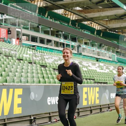 13.09.2026 - 21. swb-Marathon Bremen Michael Burmester http://msf.ph/oto/10420959 13.09.2026 10:44:33 Laufen im Stadion 10004, 10005, 10137, 10176, 10191, 10192, 10194, 10271, 10295, 10325, 10335, 10344, 10402, 10459, 10474, 10513, 10568, 10600, 10605, 10606, 10629, 10679, 10713, 10756, 10779, 10882, 10899, 10900, 10979, 10997, 10999, 11081, 11200, 11217, 11233, 11264, 11307, 11333, 11337, 11355, 11385, 11408, 11448, 11456, 11461, 11482, 11495, 11629, 11808, 11932, 11943, 12057, 12089, 12151, 12224, 12226, 12311, 12321, 12334, 12539 meine-sportfotos.de