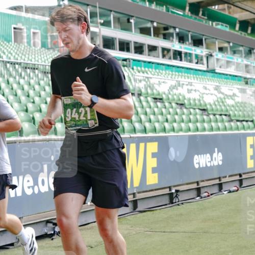 13.09.2026 - 21. swb-Marathon Bremen Michael Burmester http://msf.ph/oto/10420985 13.09.2026 12:59:07 Laufen im Stadion 141, 148, 191, 226, 232, 511, 672, 745, 789, 790, 909, 972, 1080, 1119, 1166, 1191, 1199, 1209, 1281, 1516, 1642, 1647, 1752, 1881, 1931, 1933, 2046, 2088, 2210, 2289, 2343, 2367, 2371, 2397, 2423, 2425, 2481, 2517, 2570, 2577, 2771, 2806, 2807, 2827, 2885, 2899, 2953, 2961, 2979, 3015, 3021, 3098, 3120, 3124, 3138, 3148, 3182, 3186, 3190, 3233, 3273, 3319, 3338, 3435, 3516, 3531, 3534, 3560, 3652, 3655, 3695, 3861, 3930, 3933, 3934, 205 meine-sportfotos.de