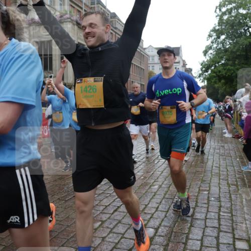 13.09.2026 - Kiel Lauf Yannick Fuchs http://msf.ph/oto/10421001 13.09.2026 10:53:27 Ziel 168, 207, 1757, 2336, 2692, 2859, 3498, 4005, 4657, 5285, 5766, 5769, 5788, 6543, 6821, 7021, 7132, 7365, 7649, 10276, 11166, 11253, 11537, 11556, 12380, 12513, 127, 154, 373, 1071, 1083, 1426, 1486, 1550, 2174, 2336, 3059, 3104, 3153, 3173, 3431, 3500, 3587, 3657, 3875, 4196, 5329, 5642, 5643, 5691, 5710, 5838, 5924, 6015, 6055, 6104, 6161, 6181, 6374, 6695, 6777, 7139, 7596, 7869, 8422, 8483, 8516, 8518, 8580, 8863, 8905, 8935, 9749, 10367, 10721, 11074, 11097, 1199 meine-sportfotos.de