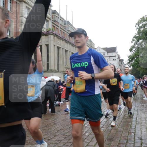 13.09.2026 - Kiel Lauf Yannick Fuchs http://msf.ph/oto/10421016 13.09.2026 10:53:28 Ziel 168, 207, 1757, 2692, 2859, 3498, 4005, 4515, 4657, 5285, 5766, 5769, 5788, 6543, 6712, 6821, 6926, 7021, 7132, 7365, 7649, 9677, 10276, 11166, 11253, 11537, 11556, 12380, 12513, 127, 373, 1071, 1426, 1486, 1550, 2174, 2336, 3104, 3153, 3173, 3431, 3500, 3587, 3657, 4196, 5329, 5642, 5643, 5691, 5710, 5838, 5924, 6015, 6055, 6104, 6161, 6181, 6374, 6695, 6777, 7139, 7596, 7869, 8422, 8483, 8516, 8518, 8580, 8863, 8905, 8935, 9749, 10276, 10367, 10721, 11074, 11097, 1199 meine-sportfotos.de