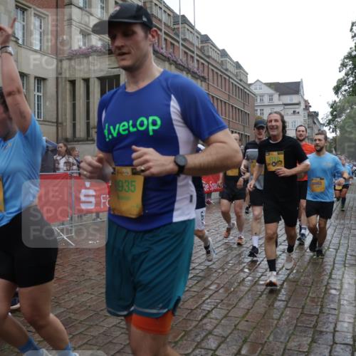 13.09.2026 - Kiel Lauf Yannick Fuchs http://msf.ph/oto/10421023 13.09.2026 10:53:28 Ziel 168, 207, 1757, 2692, 2859, 3498, 4005, 4515, 4657, 5285, 5766, 5769, 5788, 6543, 6712, 6821, 6926, 7021, 7132, 7365, 7649, 9677, 10276, 11166, 11253, 11537, 11556, 12380, 12513, 127, 373, 1071, 1426, 1486, 1550, 2174, 2336, 3104, 3153, 3173, 3431, 3500, 3587, 3657, 4196, 5329, 5642, 5643, 5691, 5710, 5838, 5924, 6015, 6055, 6104, 6161, 6181, 6374, 6695, 6777, 7139, 7596, 7869, 8422, 8483, 8516, 8518, 8580, 8863, 8905, 8935, 9749, 10276, 10367, 10721, 11074, 11097, 1199 meine-sportfotos.de