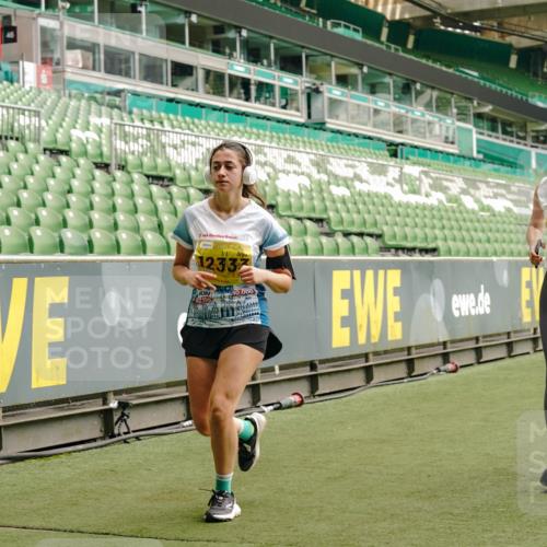 13.09.2026 - 21. swb-Marathon Bremen Michael Burmester http://msf.ph/oto/10421029 13.09.2026 10:44:34 Laufen im Stadion 10004, 10005, 10137, 10176, 10191, 10192, 10194, 10271, 10295, 10325, 10335, 10344, 10402, 10459, 10474, 10513, 10568, 10600, 10605, 10606, 10629, 10679, 10713, 10756, 10779, 10882, 10899, 10900, 10979, 10997, 10999, 11081, 11200, 11217, 11233, 11264, 11307, 11333, 11337, 11355, 11385, 11408, 11448, 11456, 11461, 11482, 11495, 11629, 11808, 11932, 11943, 12057, 12089, 12151, 12224, 12226, 12311, 12321, 12334, 12539 meine-sportfotos.de