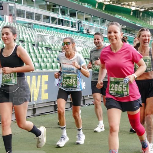 13.09.2026 - 21. swb-Marathon Bremen Michael Burmester http://msf.ph/oto/10421050 13.09.2026 13:21:58 Laufen im Stadion 128, 160, 211, 258, 343, 351, 423, 441, 571, 601, 620, 704, 782, 851, 1060, 1094, 1157, 1158, 1177, 1259, 1316, 1344, 1417, 1439, 1518, 1657, 1669, 1676, 1729, 1808, 1846, 1883, 2139, 2201, 2258, 2278, 2290, 2394, 2395, 2414, 2417, 2437, 2504, 2519, 2551, 2588, 2619, 2632, 2652, 2660, 2685, 2711, 2736, 2793, 2828, 2886, 2954, 2964, 2995, 3004, 3010, 3022, 3034, 3070, 3074, 3102, 3144, 3225, 3351, 3682, 3784, 4020, 4431, 4584, 1506 meine-sportfotos.de