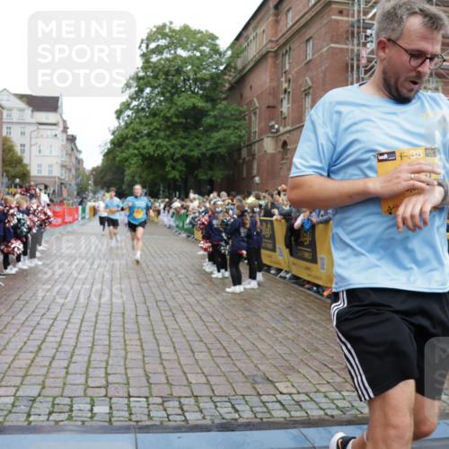 13.09.2026 - Kiel Lauf Yannick Fuchs http://msf.ph/oto/10421053 13.09.2026 09:42:58 Ziel 1040, 1213, 3849, 3850, 5530, 7874, 8191, 8870, 9311, 9629, 11721, 11753, 12678, 142, 445, 762, 771, 1045, 1777, 2608, 3827, 4322, 4548, 5559, 6075, 6099, 6213, 6423, 6542, 6913, 8532, 9519, 9592, 9706, 11721, 12190, 255, 623, 1508, 3041, 5929, 7099, 7532, 8808, 9354, 9933, 10047, 10118, 12259, 133, 2914, 2955, 2977, 3676, 5105, 6099, 6797, 10938, 11793 meine-sportfotos.de