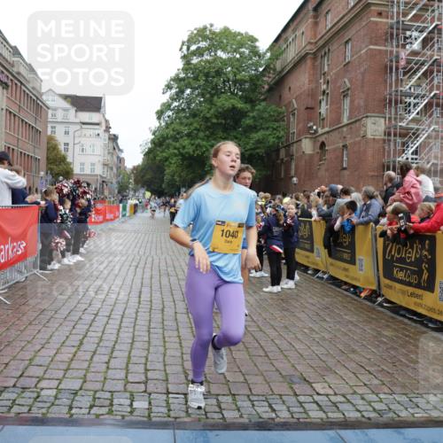 13.09.2026 - Kiel Lauf Yannick Fuchs http://msf.ph/oto/10421136 13.09.2026 09:43:04 Ziel 1040, 1213, 3041, 3850, 5530, 7874, 8191, 9354, 11753, 12259, 142, 762, 1045, 1777, 2608, 3827, 3849, 4322, 4548, 6075, 6213, 6423, 6913, 7874, 8532, 8870, 9311, 9519, 9592, 9629, 9706, 11721, 12190, 12678, 255, 623, 1508, 4256, 5929, 6377, 7099, 7532, 8066, 8808, 9933, 10047, 10118, 445, 771, 1045, 1777, 2914, 4548, 5559, 6075, 6099, 6213, 6542, 12190 meine-sportfotos.de