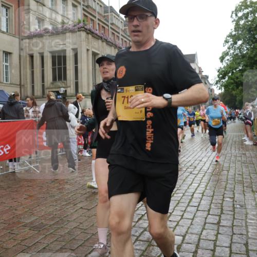 13.09.2026 - Kiel Lauf Yannick Fuchs http://msf.ph/oto/10421148 13.09.2026 10:53:36 Ziel 183, 661, 1199, 1757, 2225, 2433, 2692, 3027, 3498, 3922, 4515, 4657, 5285, 5766, 5769, 5788, 6712, 6926, 7021, 7132, 7571, 7599, 7649, 8003, 8642, 8821, 8987, 9198, 9471, 9677, 10002, 11166, 11537, 11912, 12088, 127, 168, 207, 373, 1757, 2174, 2336, 2859, 3104, 3153, 3173, 3500, 4005, 4196, 5691, 5924, 6055, 6104, 6181, 6374, 6543, 6821, 7139, 7365, 7649, 7869, 8422, 8483, 8518, 10276, 10367, 11074, 11097, 11253, 11556, 12380, 2683 meine-sportfotos.de