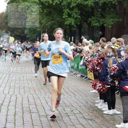 13.09.2026 - Kiel Lauf Yannick Fuchs http://msf.ph/oto/10421153 13.09.2026 09:43:06 Ziel 1040, 3041, 3850, 5530, 8191, 9354, 10047, 11753, 12259, 142, 762, 1045, 1213, 1777, 2608, 3827, 3849, 4322, 4548, 6075, 6213, 6423, 6913, 7874, 8532, 8870, 9311, 9519, 9592, 9629, 9706, 11721, 12678, 255, 623, 1508, 4256, 5929, 6377, 7099, 7532, 7857, 8066, 8808, 9933, 10118, 445, 771, 1045, 1777, 2608, 4548, 5559, 6075, 6099, 6213, 6423, 6542, 6913, 12190 meine-sportfotos.de
