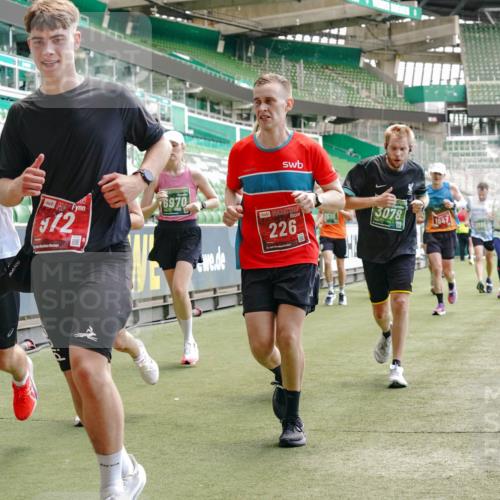 13.09.2026 - 21. swb-Marathon Bremen Michael Burmester http://msf.ph/oto/10421212 13.09.2026 12:59:14 Laufen im Stadion 141, 148, 191, 226, 232, 260, 342, 511, 672, 745, 789, 790, 972, 1080, 1119, 1166, 1191, 1199, 1209, 1281, 1493, 1494, 1516, 1642, 1647, 1931, 1933, 2046, 2088, 2210, 2289, 2343, 2367, 2397, 2425, 2481, 2517, 2570, 2577, 2771, 2806, 2807, 2827, 2885, 2899, 2914, 2953, 2961, 2979, 3015, 3021, 3098, 3120, 3124, 3138, 3148, 3186, 3190, 3233, 3273, 3319, 3338, 3435, 3516, 3531, 3534, 3560, 3652, 3655, 3695, 3861, 3930, 3933, 3934, 205 meine-sportfotos.de