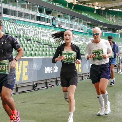 13.09.2026 - 21. swb-Marathon Bremen Michael Burmester http://msf.ph/oto/10421225 13.09.2026 13:22:05 Laufen im Stadion 128, 160, 211, 258, 343, 351, 423, 441, 571, 601, 620, 782, 851, 1060, 1094, 1157, 1158, 1177, 1259, 1316, 1344, 1417, 1439, 1518, 1657, 1669, 1676, 1691, 1729, 1808, 1846, 1883, 2139, 2201, 2258, 2278, 2290, 2394, 2395, 2414, 2437, 2504, 2519, 2551, 2588, 2619, 2632, 2652, 2660, 2685, 2711, 2736, 2828, 2954, 2964, 2995, 3004, 3010, 3022, 3034, 3070, 3074, 3144, 3225, 3351, 3530, 3682, 3784, 4020, 4406, 4407, 4431, 4584, 1506 meine-sportfotos.de