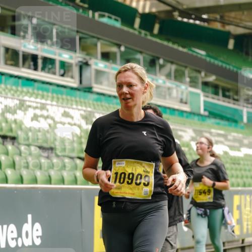 13.09.2026 - 21. swb-Marathon Bremen Michael Burmester http://msf.ph/oto/10421246 13.09.2026 10:44:44 Laufen im Stadion 10004, 10005, 10137, 10176, 10191, 10192, 10194, 10202, 10242, 10271, 10295, 10325, 10335, 10344, 10402, 10430, 10459, 10513, 10524, 10568, 10600, 10605, 10606, 10629, 10679, 10713, 10756, 10779, 10882, 10899, 10900, 10979, 10997, 10999, 11081, 11200, 11217, 11233, 11264, 11307, 11333, 11337, 11355, 11385, 11408, 11448, 11456, 11461, 11482, 11495, 11629, 11808, 11932, 11943, 12057, 12089, 12151, 12153, 12224, 12226, 12311, 12321, 12334, 12539 meine-sportfotos.de