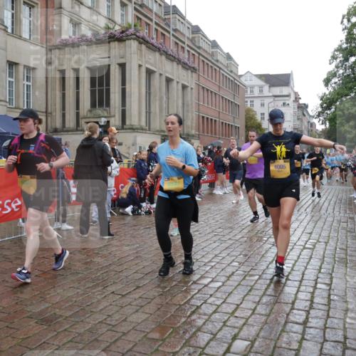 13.09.2026 - Kiel Lauf Yannick Fuchs http://msf.ph/oto/10421257 13.09.2026 10:53:56 Ziel 1117, 2033, 2683, 3092, 3269, 3817, 3822, 3886, 4045, 4101, 4276, 4581, 4701, 4867, 5073, 5203, 5427, 5431, 5506, 5621, 5626, 5650, 5675, 5678, 5884, 6297, 6394, 7144, 7518, 7695, 8610, 8639, 9124, 9666, 9705, 10146, 10766, 11486, 11897, 168, 183, 207, 661, 1199, 1424, 1757, 2225, 2433, 2692, 2843, 3027, 3498, 3922, 3962, 4005, 4249, 4515, 4633, 4657, 5285, 5766, 5769, 5788, 6543, 6821, 7021, 7132, 7365, 7649, 11166, 11537, 11556, 12380, 243 meine-sportfotos.de