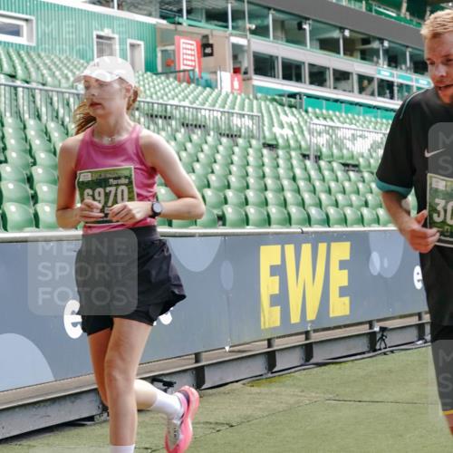 13.09.2026 - 21. swb-Marathon Bremen Michael Burmester http://msf.ph/oto/10421275 13.09.2026 12:59:16 Laufen im Stadion 141, 148, 191, 226, 232, 260, 342, 511, 672, 745, 789, 790, 972, 1080, 1119, 1166, 1191, 1199, 1209, 1281, 1493, 1494, 1516, 1642, 1647, 1931, 1933, 2046, 2088, 2210, 2289, 2343, 2367, 2397, 2425, 2481, 2517, 2570, 2577, 2686, 2771, 2806, 2807, 2827, 2885, 2899, 2914, 2953, 2961, 2979, 3015, 3021, 3098, 3120, 3124, 3138, 3148, 3186, 3190, 3233, 3273, 3319, 3338, 3435, 3516, 3531, 3534, 3560, 3652, 3655, 3695, 3861, 3930, 3933, 3934, 205 meine-sportfotos.de