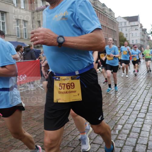13.09.2026 - Kiel Lauf Yannick Fuchs http://msf.ph/oto/10421344 13.09.2026 10:54:04 Ziel 1740, 2683, 2746, 3024, 3269, 3649, 3886, 4045, 4101, 4264, 4276, 4525, 4581, 4867, 5119, 5392, 5506, 5621, 5626, 5650, 5675, 5678, 5680, 6394, 6519, 7276, 7518, 7535, 8639, 8925, 9088, 9517, 9618, 9666, 10084, 10119, 10146, 10766, 11486, 183, 661, 1117, 1199, 1424, 2033, 2225, 2433, 2692, 2843, 3027, 3092, 3498, 3817, 3822, 3922, 3962, 4249, 4515, 4633, 4657, 4701, 5073, 5203, 5285, 5427, 5431, 5766, 5769, 5788, 5884, 7021, 7132, 11166, 11537, 243 meine-sportfotos.de