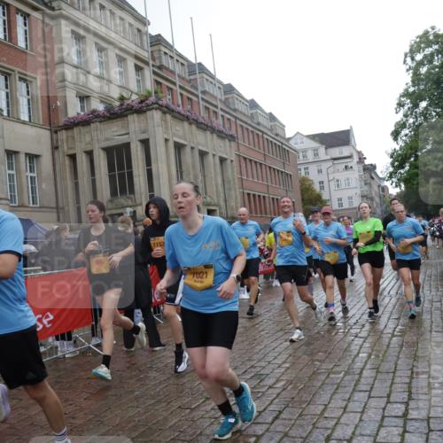 13.09.2026 - Kiel Lauf Yannick Fuchs http://msf.ph/oto/10421351 13.09.2026 10:54:05 Ziel 1740, 2471, 2683, 2746, 3024, 3269, 3293, 3649, 3886, 4045, 4101, 4264, 4276, 4525, 4581, 4582, 4867, 5119, 5392, 5506, 5621, 5626, 5650, 5675, 5678, 5680, 6519, 7276, 7518, 7535, 8925, 9088, 9517, 9618, 9666, 10084, 10119, 10146, 10443, 11486, 11961, 183, 661, 1117, 1199, 1424, 2033, 2225, 2433, 2692, 2843, 3027, 3092, 3498, 3817, 3822, 3922, 3962, 4249, 4515, 4633, 4657, 4701, 5073, 5203, 5285, 5427, 5431, 5626, 5766, 5884, 7021, 7132, 11166, 11537, 243 meine-sportfotos.de