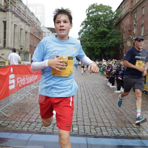 13.09.2026 - Kiel Lauf Yannick Fuchs http://msf.ph/oto/10421364 13.09.2026 09:43:20 Ziel 255, 623, 1508, 4256, 5929, 6377, 7099, 7532, 8066, 8808, 9933, 10047, 10118, 762, 1040, 1213, 3041, 3827, 3849, 3850, 5530, 7874, 8191, 8870, 9311, 9354, 9629, 11721, 11753, 12259, 12678, 40, 401, 1049, 1833, 1857, 4171, 7773, 7857, 7905, 8770, 8834, 9323, 9934, 10189, 10300, 10460, 11246, 12101, 12164, 12575, 142, 762, 3827, 4322, 8532, 9519, 9592, 11721 meine-sportfotos.de