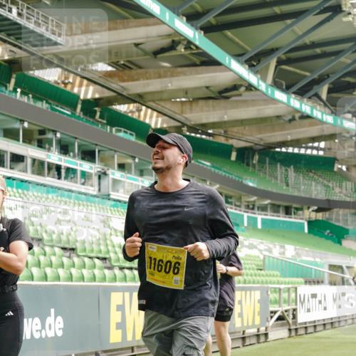 13.09.2026 - 21. swb-Marathon Bremen Michael Burmester http://msf.ph/oto/10421375 13.09.2026 10:44:49 Laufen im Stadion 10004, 10005, 10137, 10176, 10191, 10192, 10194, 10202, 10242, 10271, 10295, 10325, 10335, 10344, 10402, 10430, 10459, 10513, 10524, 10568, 10600, 10605, 10606, 10629, 10651, 10679, 10713, 10756, 10779, 10882, 10899, 10900, 10979, 10997, 10999, 11081, 11200, 11217, 11233, 11264, 11307, 11333, 11337, 11355, 11385, 11408, 11448, 11456, 11461, 11482, 11495, 11629, 11808, 11932, 11943, 12057, 12089, 12151, 12153, 12224, 12226, 12311, 12321, 12334, 12539 meine-sportfotos.de