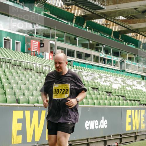 13.09.2026 - 21. swb-Marathon Bremen Michael Burmester http://msf.ph/oto/10421427 13.09.2026 10:44:52 Laufen im Stadion 10137, 10176, 10191, 10192, 10194, 10202, 10242, 10271, 10295, 10325, 10335, 10344, 10402, 10430, 10459, 10513, 10524, 10568, 10600, 10605, 10606, 10629, 10651, 10679, 10713, 10756, 10779, 10882, 10899, 10900, 10979, 10997, 10999, 11081, 11200, 11217, 11233, 11264, 11307, 11333, 11337, 11355, 11385, 11408, 11448, 11456, 11461, 11482, 11495, 11629, 11808, 11932, 11943, 12057, 12089, 12151, 12153, 12177, 12178, 12224, 12226, 12311, 12321, 12334, 12539, 10148 meine-sportfotos.de